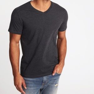 Old navy men’s v neck T-shirt